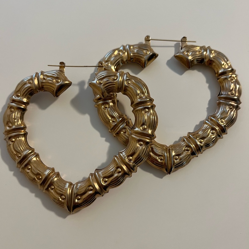 Vintage 80’s oversized heart hoops